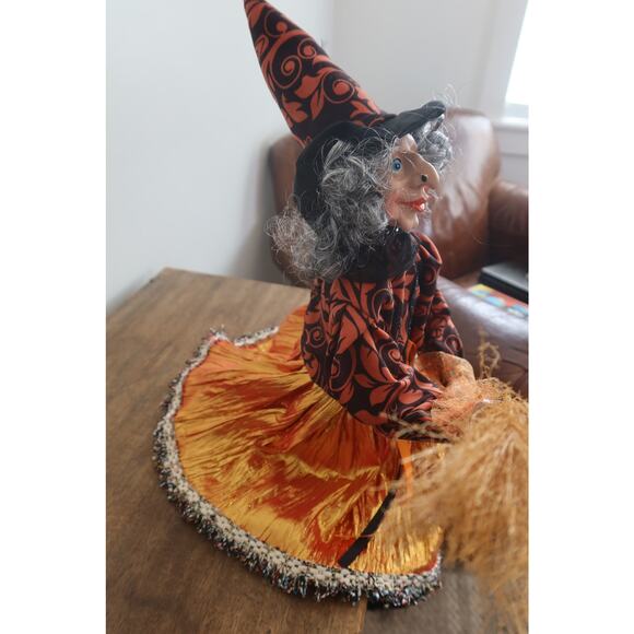 Halloween Witch Shelf Sitter 29" Resin Face and Hands Detailed Whimsical Witch - Picture 8 of 10